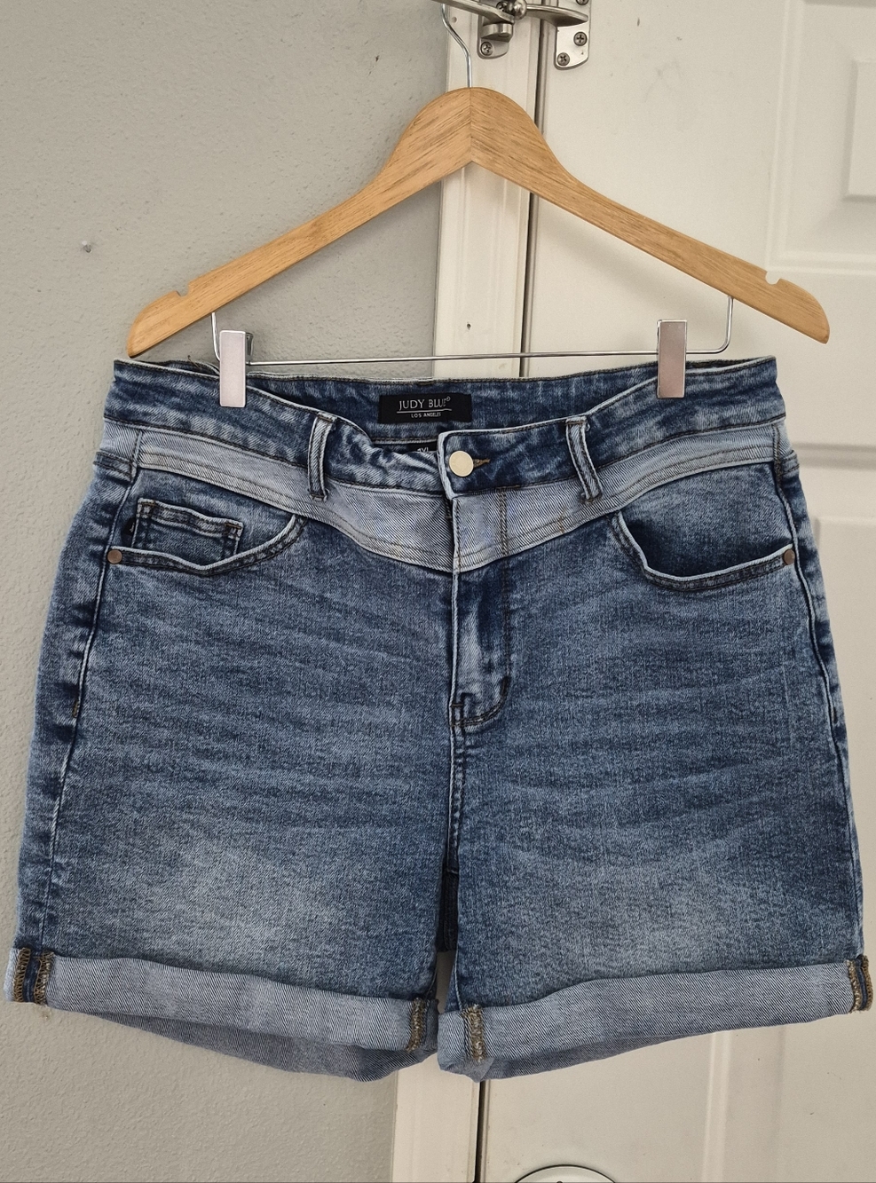 Judy Blue Twice As Much Full Size Run Two-Tone Yoke Shorts 1XL - Picture 6 of 12